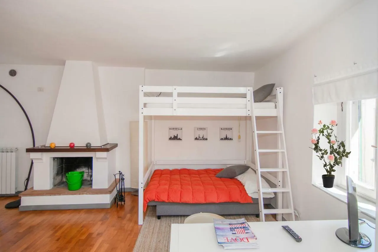 Studio La Boheme Apartment Lucca Italy